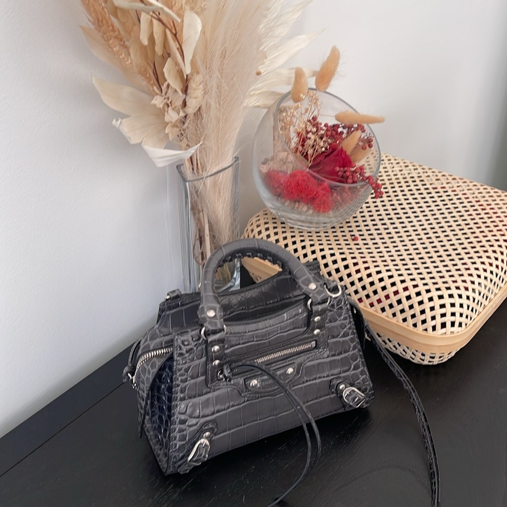 Balenciaga Neo Grey croc